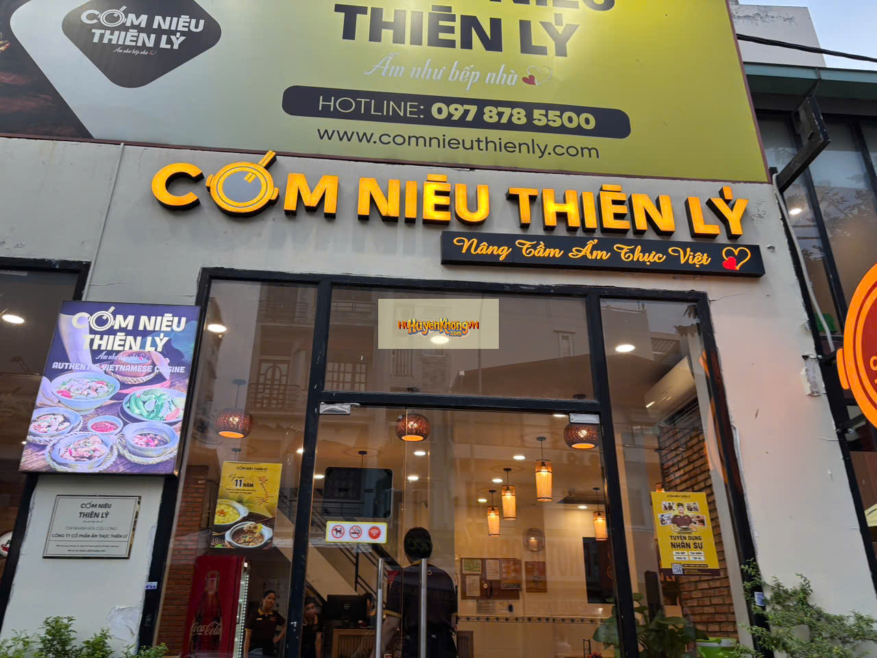 Ảnh bên ngoài (chụp rõ cổng/cửa & logo) - Cơm niêu Thiên Lý (Bắc Hải) tại TP. Hồ Chí Minh